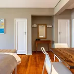Village Apartments - Camps Bay